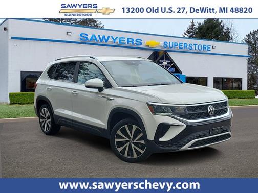 White 2024 Volkswagen Taos SE