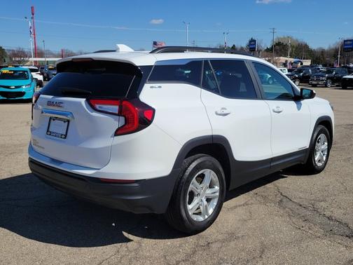 2023 GMC Terrain SLE
