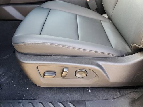 Black 2026 Chevrolet Colorado 4WD LT