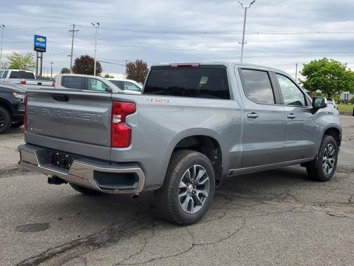 Sterling Gray Metallic 2026 Chevrolet Silverado 1500 LT