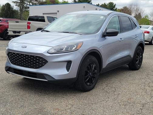Blue 2022 Ford Escape SE