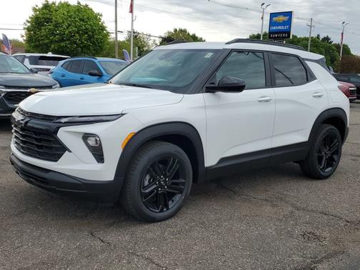Summit White 2026 Chevrolet Trailblazer LT