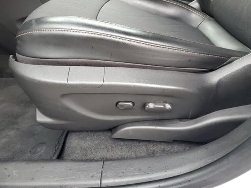 Summit White 2020 Chevrolet Trax LT