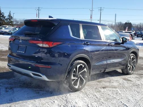 2022 Mitsubishi Outlander SE