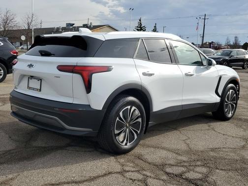 Summit White 2024 Chevrolet Blazer EV eAWD LT