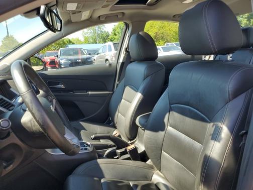 Black Granite Metallic 2014 Chevrolet Cruze 2LT