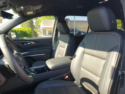Sterling Gray Metallic 2026 Chevrolet Traverse FWD High Country