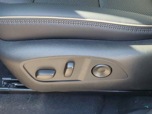Sterling Gray Metallic 2026 Chevrolet Traverse FWD High Country