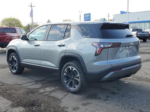 Sterling Gray Metallic 2026 Chevrolet Equinox FWD LT