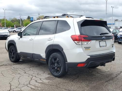 Crystal White Pearl 2023 Subaru Forester Wilderness
