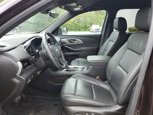 2022 Chevrolet Traverse LT Leather