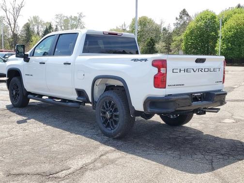 2025 Chevrolet Silverado 2500 Custom