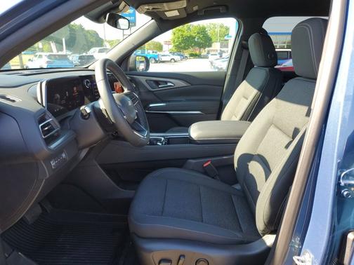 2025 Chevrolet Traverse AWD LT