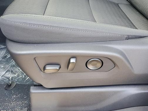 Summit White 2026 Chevrolet Silverado 1500 LT