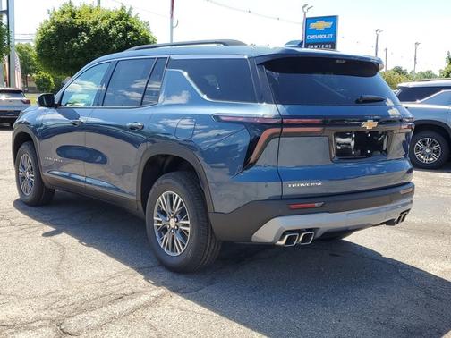 2026 Chevrolet Traverse FWD LT