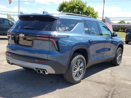 2026 Chevrolet Traverse FWD LT