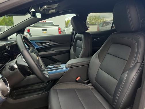 Summit White 2025 Chevrolet Equinox EV LT