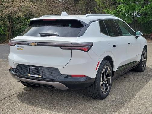 Summit White 2025 Chevrolet Equinox EV LT