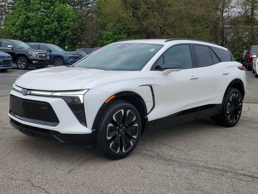 Iridescent Pearl Tricoat 2025 Chevrolet Blazer EV AWD RS