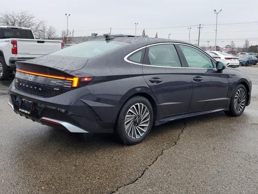 2024 Hyundai SONATA Hybrid SEL
