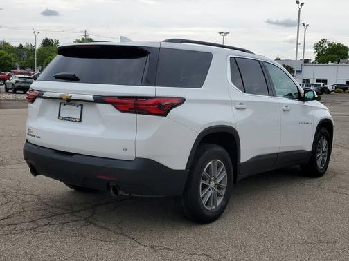 2022 Chevrolet Traverse LT Cloth