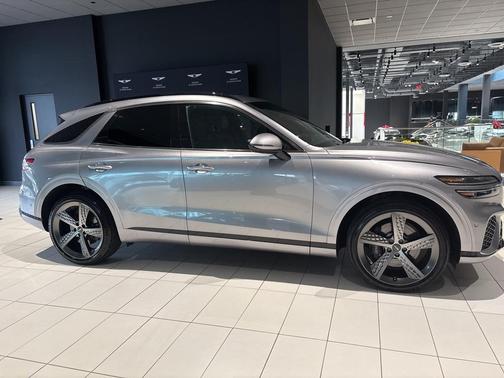 2023 Genesis GV70 2.5T