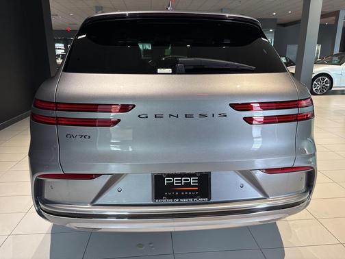 2026 Genesis Electrified GV70 Standard