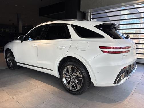 2023 Genesis GV70 2.5T