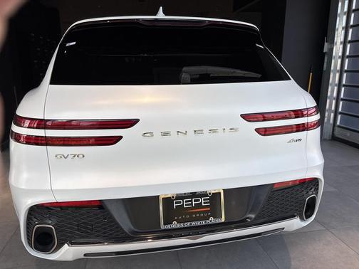 2023 Genesis GV70 2.5T