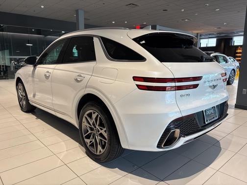 2023 Genesis GV70 2.5T