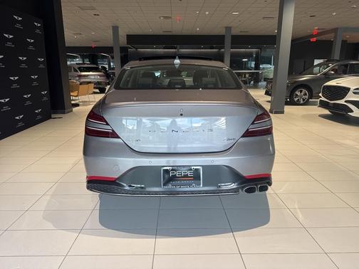 2022 Genesis G70 2.0T