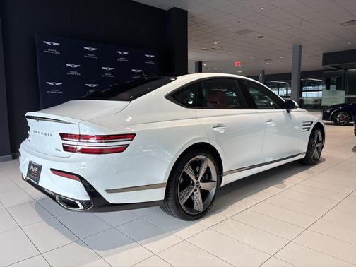 2025 Genesis G80 2.5T