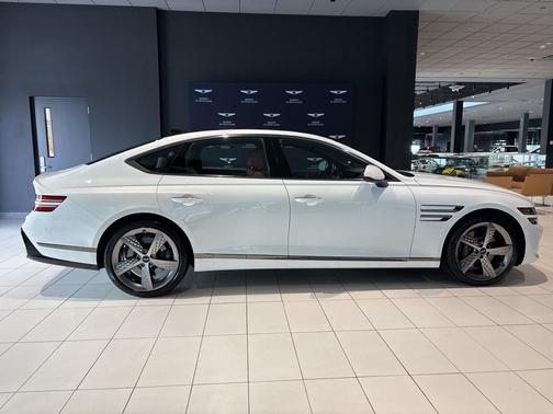 2025 Genesis G80 2.5T