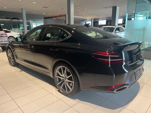 2025 Genesis G70 2.5T
