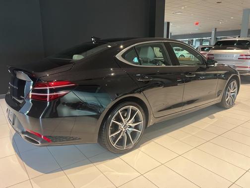 2025 Genesis G70 2.5T
