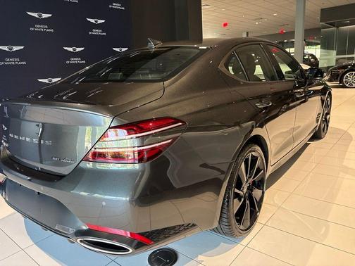 Makalu Gray 2023 Genesis G70 3.3T
