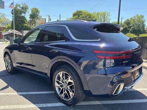 Capri Blue 2024 Genesis GV70 2.5T