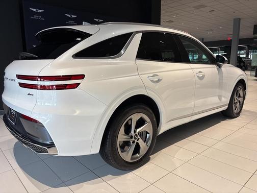 2026 Genesis GV70 2.5T
