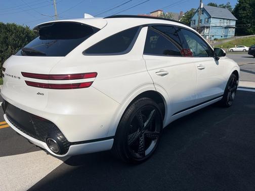 2023 Genesis GV70 2.5T
