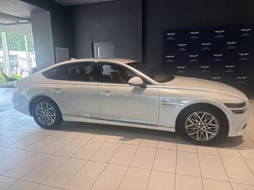 2025 Genesis G80 2.5T