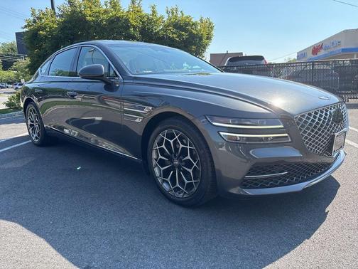 Makalu Gray 2023 Genesis G80 2.5T