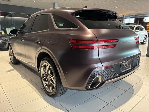 2023 Genesis GV70 2.5T