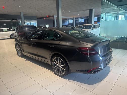 2025 Genesis G70 2.5T