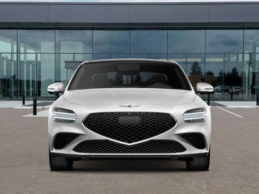 Uyuni White 2026 Genesis G70 2.5T Prestige