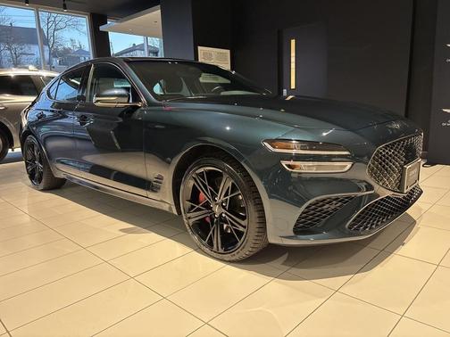 2024 Genesis G70 2.5T