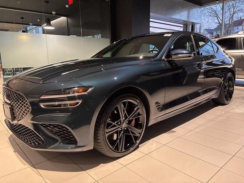 2024 Genesis G70 2.5T