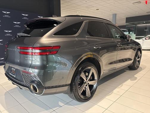 2024 Genesis GV70 2.5T