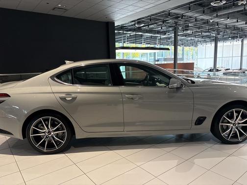 2026 Genesis G70 2.5T Standard