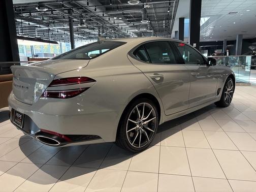 2026 Genesis G70 2.5T Standard