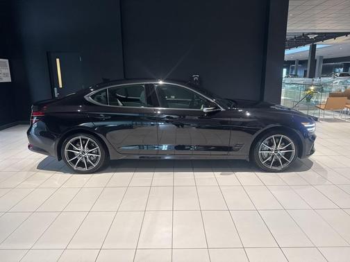 2025 Genesis G70 2.5T